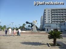 [P06] De aici incepe promenada Finikoudes, care merge pana la Fort. » foto by adighh
 - 
<span class="allrVoted glyphicon glyphicon-heart hidden" id="av205454"></span>
<a class="m-l-10 hidden" id="sv205454" onclick="voting_Foto_DelVot(,205454,8427)" role="button">șterge vot <span class="glyphicon glyphicon-remove"></span></a>
<a id="v9205454" class=" c-red"  onclick="voting_Foto_SetVot(205454)" role="button"><span class="glyphicon glyphicon-heart-empty"></span> <b>LIKE</b> = Votează poza</a> <img class="hidden"  id="f205454W9" src="/imagini/loader.gif" border="0" /><span class="AjErrMes hidden" id="e205454ErM"></span>