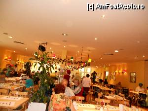 [P17] Ungaria-Budapesta - Hotel Mercure Budapest Buda, restaurantul frumos amenajat » foto by Diaura*
 - 
<span class="allrVoted glyphicon glyphicon-heart hidden" id="av377731"></span>
<a class="m-l-10 hidden" id="sv377731" onclick="voting_Foto_DelVot(,377731,8429)" role="button">șterge vot <span class="glyphicon glyphicon-remove"></span></a>
<a id="v9377731" class=" c-red"  onclick="voting_Foto_SetVot(377731)" role="button"><span class="glyphicon glyphicon-heart-empty"></span> <b>LIKE</b> = Votează poza</a> <img class="hidden"  id="f377731W9" src="/imagini/loader.gif" border="0" /><span class="AjErrMes hidden" id="e377731ErM"></span>