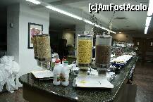 [P11] Un din mesele cu alimente la micul dejun. În prim plan, cerealele şi laptele (mai gras, sau degresat) » foto by Costi
 - 
<span class="allrVoted glyphicon glyphicon-heart hidden" id="av183357"></span>
<a class="m-l-10 hidden" id="sv183357" onclick="voting_Foto_DelVot(,183357,8470)" role="button">șterge vot <span class="glyphicon glyphicon-remove"></span></a>
<a id="v9183357" class=" c-red"  onclick="voting_Foto_SetVot(183357)" role="button"><span class="glyphicon glyphicon-heart-empty"></span> <b>LIKE</b> = Votează poza</a> <img class="hidden"  id="f183357W9" src="/imagini/loader.gif" border="0" /><span class="AjErrMes hidden" id="e183357ErM"></span>