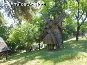 [P40] Muzeul Satului - București.  » foto by iulianic
 - 
<span class="allrVoted glyphicon glyphicon-heart hidden" id="av802141"></span>
<a class="m-l-10 hidden" id="sv802141" onclick="voting_Foto_DelVot(,802141,8488)" role="button">șterge vot <span class="glyphicon glyphicon-remove"></span></a>
<a id="v9802141" class=" c-red"  onclick="voting_Foto_SetVot(802141)" role="button"><span class="glyphicon glyphicon-heart-empty"></span> <b>LIKE</b> = Votează poza</a> <img class="hidden"  id="f802141W9" src="/imagini/loader.gif" border="0" /><span class="AjErrMes hidden" id="e802141ErM"></span>