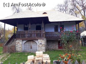 [P16] Muzeul Satului Bucuresti.Casa din Chiojdu Mic-Buzau. » foto by Floria
 - 
<span class="allrVoted glyphicon glyphicon-heart hidden" id="av1218583"></span>
<a class="m-l-10 hidden" id="sv1218583" onclick="voting_Foto_DelVot(,1218583,8488)" role="button">șterge vot <span class="glyphicon glyphicon-remove"></span></a>
<a id="v91218583" class=" c-red"  onclick="voting_Foto_SetVot(1218583)" role="button"><span class="glyphicon glyphicon-heart-empty"></span> <b>LIKE</b> = Votează poza</a> <img class="hidden"  id="f1218583W9" src="/imagini/loader.gif" border="0" /><span class="AjErrMes hidden" id="e1218583ErM"></span>