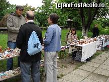 [P28] Bucuresti - Muzeul satului - mesteri artizani si clientii lor. » foto by Diaura*
 - 
<span class="allrVoted glyphicon glyphicon-heart hidden" id="av321792"></span>
<a class="m-l-10 hidden" id="sv321792" onclick="voting_Foto_DelVot(,321792,8488)" role="button">șterge vot <span class="glyphicon glyphicon-remove"></span></a>
<a id="v9321792" class=" c-red"  onclick="voting_Foto_SetVot(321792)" role="button"><span class="glyphicon glyphicon-heart-empty"></span> <b>LIKE</b> = Votează poza</a> <img class="hidden"  id="f321792W9" src="/imagini/loader.gif" border="0" /><span class="AjErrMes hidden" id="e321792ErM"></span>