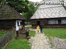 [P34] Bucuresti - Muzeul satului - gospodaria din Bancu, jud.Harghita ( din 1862 ) » foto by Diaura*
 - 
<span class="allrVoted glyphicon glyphicon-heart hidden" id="av321798"></span>
<a class="m-l-10 hidden" id="sv321798" onclick="voting_Foto_DelVot(,321798,8488)" role="button">șterge vot <span class="glyphicon glyphicon-remove"></span></a>
<a id="v9321798" class=" c-red"  onclick="voting_Foto_SetVot(321798)" role="button"><span class="glyphicon glyphicon-heart-empty"></span> <b>LIKE</b> = Votează poza</a> <img class="hidden"  id="f321798W9" src="/imagini/loader.gif" border="0" /><span class="AjErrMes hidden" id="e321798ErM"></span>