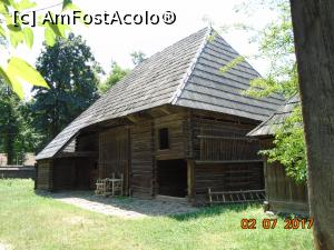 [P21] Gospodărie din Bancu, Harghita, șură cu lemnărie, grajdul cailor » foto by Mitica49
 - 
<span class="allrVoted glyphicon glyphicon-heart hidden" id="av941017"></span>
<a class="m-l-10 hidden" id="sv941017" onclick="voting_Foto_DelVot(,941017,8488)" role="button">șterge vot <span class="glyphicon glyphicon-remove"></span></a>
<a id="v9941017" class=" c-red"  onclick="voting_Foto_SetVot(941017)" role="button"><span class="glyphicon glyphicon-heart-empty"></span> <b>LIKE</b> = Votează poza</a> <img class="hidden"  id="f941017W9" src="/imagini/loader.gif" border="0" /><span class="AjErrMes hidden" id="e941017ErM"></span>