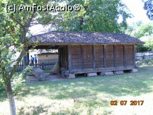 [P34] Gospodărie din Ostrov, Constanța, hambar » foto by Mitica49
 - 
<span class="allrVoted glyphicon glyphicon-heart hidden" id="av941042"></span>
<a class="m-l-10 hidden" id="sv941042" onclick="voting_Foto_DelVot(,941042,8488)" role="button">șterge vot <span class="glyphicon glyphicon-remove"></span></a>
<a id="v9941042" class=" c-red"  onclick="voting_Foto_SetVot(941042)" role="button"><span class="glyphicon glyphicon-heart-empty"></span> <b>LIKE</b> = Votează poza</a> <img class="hidden"  id="f941042W9" src="/imagini/loader.gif" border="0" /><span class="AjErrMes hidden" id="e941042ErM"></span>