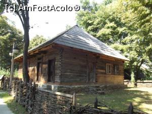 [P40] Muzeul Satului - Casa evreiasca 1860, Poienile Izei, Maramuress » foto by mishu
 - 
<span class="allrVoted glyphicon glyphicon-heart hidden" id="av803388"></span>
<a class="m-l-10 hidden" id="sv803388" onclick="voting_Foto_DelVot(,803388,8488)" role="button">șterge vot <span class="glyphicon glyphicon-remove"></span></a>
<a id="v9803388" class=" c-red"  onclick="voting_Foto_SetVot(803388)" role="button"><span class="glyphicon glyphicon-heart-empty"></span> <b>LIKE</b> = Votează poza</a> <img class="hidden"  id="f803388W9" src="/imagini/loader.gif" border="0" /><span class="AjErrMes hidden" id="e803388ErM"></span>