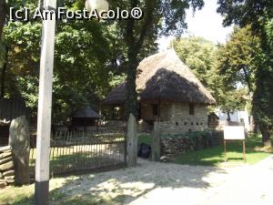 [P41] Muzeul Satului - Gospodarie sec XIX, Serel, Hunedoara » foto by mishu
 - 
<span class="allrVoted glyphicon glyphicon-heart hidden" id="av803389"></span>
<a class="m-l-10 hidden" id="sv803389" onclick="voting_Foto_DelVot(,803389,8488)" role="button">șterge vot <span class="glyphicon glyphicon-remove"></span></a>
<a id="v9803389" class=" c-red"  onclick="voting_Foto_SetVot(803389)" role="button"><span class="glyphicon glyphicon-heart-empty"></span> <b>LIKE</b> = Votează poza</a> <img class="hidden"  id="f803389W9" src="/imagini/loader.gif" border="0" /><span class="AjErrMes hidden" id="e803389ErM"></span>
