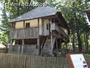 [P47] Muzeul Satului - Casa 1882, Budieni, Gorj » foto by mishu
 - 
<span class="allrVoted glyphicon glyphicon-heart hidden" id="av803395"></span>
<a class="m-l-10 hidden" id="sv803395" onclick="voting_Foto_DelVot(,803395,8488)" role="button">șterge vot <span class="glyphicon glyphicon-remove"></span></a>
<a id="v9803395" class=" c-red"  onclick="voting_Foto_SetVot(803395)" role="button"><span class="glyphicon glyphicon-heart-empty"></span> <b>LIKE</b> = Votează poza</a> <img class="hidden"  id="f803395W9" src="/imagini/loader.gif" border="0" /><span class="AjErrMes hidden" id="e803395ErM"></span>