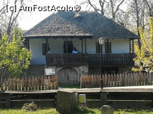 [P16] Casa de pe bancnota de 10 lei » foto by Mika
 - 
<span class="allrVoted glyphicon glyphicon-heart hidden" id="av1064126"></span>
<a class="m-l-10 hidden" id="sv1064126" onclick="voting_Foto_DelVot(,1064126,8488)" role="button">șterge vot <span class="glyphicon glyphicon-remove"></span></a>
<a id="v91064126" class=" c-red"  onclick="voting_Foto_SetVot(1064126)" role="button"><span class="glyphicon glyphicon-heart-empty"></span> <b>LIKE</b> = Votează poza</a> <img class="hidden"  id="f1064126W9" src="/imagini/loader.gif" border="0" /><span class="AjErrMes hidden" id="e1064126ErM"></span>