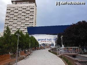 [P02] Hotel Cosmos - Centre comerciale si spatii pentru relaxare amenajate modern.  » foto by iulianic
 - 
<span class="allrVoted glyphicon glyphicon-heart hidden" id="av351198"></span>
<a class="m-l-10 hidden" id="sv351198" onclick="voting_Foto_DelVot(,351198,8497)" role="button">șterge vot <span class="glyphicon glyphicon-remove"></span></a>
<a id="v9351198" class=" c-red"  onclick="voting_Foto_SetVot(351198)" role="button"><span class="glyphicon glyphicon-heart-empty"></span> <b>LIKE</b> = Votează poza</a> <img class="hidden"  id="f351198W9" src="/imagini/loader.gif" border="0" /><span class="AjErrMes hidden" id="e351198ErM"></span>