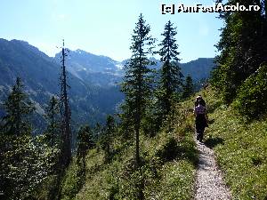 [P13] Ochii Cerului sunt in Karwendel - Primii pasi pe poteca ce duce catre Soiernsee » foto by RoF*
 - 
<span class="allrVoted glyphicon glyphicon-heart hidden" id="av598434"></span>
<a class="m-l-10 hidden" id="sv598434" onclick="voting_Foto_DelVot(,598434,8498)" role="button">șterge vot <span class="glyphicon glyphicon-remove"></span></a>
<a id="v9598434" class=" c-red"  onclick="voting_Foto_SetVot(598434)" role="button"><span class="glyphicon glyphicon-heart-empty"></span> <b>LIKE</b> = Votează poza</a> <img class="hidden"  id="f598434W9" src="/imagini/loader.gif" border="0" /><span class="AjErrMes hidden" id="e598434ErM"></span>