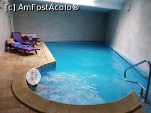 [P16] Hotelul Carpați din Predeal - piscina interioară a unității de cazare.  » foto by Floryn81
 - 
<span class="allrVoted glyphicon glyphicon-heart hidden" id="av1127847"></span>
<a class="m-l-10 hidden" id="sv1127847" onclick="voting_Foto_DelVot(,1127847,8514)" role="button">șterge vot <span class="glyphicon glyphicon-remove"></span></a>
<a id="v91127847" class=" c-red"  onclick="voting_Foto_SetVot(1127847)" role="button"><span class="glyphicon glyphicon-heart-empty"></span> <b>LIKE</b> = Votează poza</a> <img class="hidden"  id="f1127847W9" src="/imagini/loader.gif" border="0" /><span class="AjErrMes hidden" id="e1127847ErM"></span>