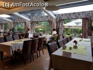 [P31] Prin restaurantul hotelului Carpați.  » foto by Floryn81
 - 
<span class="allrVoted glyphicon glyphicon-heart hidden" id="av1127862"></span>
<a class="m-l-10 hidden" id="sv1127862" onclick="voting_Foto_DelVot(,1127862,8514)" role="button">șterge vot <span class="glyphicon glyphicon-remove"></span></a>
<a id="v91127862" class=" c-red"  onclick="voting_Foto_SetVot(1127862)" role="button"><span class="glyphicon glyphicon-heart-empty"></span> <b>LIKE</b> = Votează poza</a> <img class="hidden"  id="f1127862W9" src="/imagini/loader.gif" border="0" /><span class="AjErrMes hidden" id="e1127862ErM"></span>