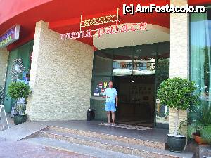 [P09] intrarea in hotel » foto by cm
 - 
<span class="allrVoted glyphicon glyphicon-heart hidden" id="av442180"></span>
<a class="m-l-10 hidden" id="sv442180" onclick="voting_Foto_DelVot(,442180,8523)" role="button">șterge vot <span class="glyphicon glyphicon-remove"></span></a>
<a id="v9442180" class=" c-red"  onclick="voting_Foto_SetVot(442180)" role="button"><span class="glyphicon glyphicon-heart-empty"></span> <b>LIKE</b> = Votează poza</a> <img class="hidden"  id="f442180W9" src="/imagini/loader.gif" border="0" /><span class="AjErrMes hidden" id="e442180ErM"></span>