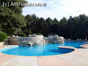 [P24] Ralitsa Superior De Luxe. Piscina noastra favorita.  » foto by Floria
 - 
<span class="allrVoted glyphicon glyphicon-heart hidden" id="av1074902"></span>
<a class="m-l-10 hidden" id="sv1074902" onclick="voting_Foto_DelVot(,1074902,8536)" role="button">șterge vot <span class="glyphicon glyphicon-remove"></span></a>
<a id="v91074902" class=" c-red"  onclick="voting_Foto_SetVot(1074902)" role="button"><span class="glyphicon glyphicon-heart-empty"></span> <b>LIKE</b> = Votează poza</a> <img class="hidden"  id="f1074902W9" src="/imagini/loader.gif" border="0" /><span class="AjErrMes hidden" id="e1074902ErM"></span>