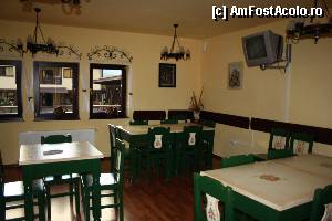 [P08] Sala de la parter unde se servea micul dejun.  » foto by cris_kiri
 - 
<span class="allrVoted glyphicon glyphicon-heart hidden" id="av363886"></span>
<a class="m-l-10 hidden" id="sv363886" onclick="voting_Foto_DelVot(,363886,8556)" role="button">șterge vot <span class="glyphicon glyphicon-remove"></span></a>
<a id="v9363886" class=" c-red"  onclick="voting_Foto_SetVot(363886)" role="button"><span class="glyphicon glyphicon-heart-empty"></span> <b>LIKE</b> = Votează poza</a> <img class="hidden"  id="f363886W9" src="/imagini/loader.gif" border="0" /><span class="AjErrMes hidden" id="e363886ErM"></span>