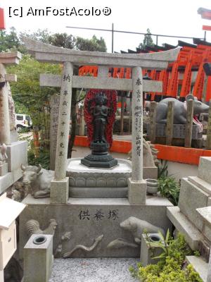 [P54] Kyoto, Fushimi, Altarul Inari, mic altar pe aleea spre zona centrală păzit de diverse animale reprezentative și pentru zodii » foto by mprofeanu
 - 
<span class="allrVoted glyphicon glyphicon-heart hidden" id="av738943"></span>
<a class="m-l-10 hidden" id="sv738943" onclick="voting_Foto_DelVot(,738943,8571)" role="button">șterge vot <span class="glyphicon glyphicon-remove"></span></a>
<a id="v9738943" class=" c-red"  onclick="voting_Foto_SetVot(738943)" role="button"><span class="glyphicon glyphicon-heart-empty"></span> <b>LIKE</b> = Votează poza</a> <img class="hidden"  id="f738943W9" src="/imagini/loader.gif" border="0" /><span class="AjErrMes hidden" id="e738943ErM"></span>