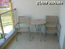 [P14] Partea dreapta a balconului cu o masa si 2 scaune » foto by luckhass
 - 
<span class="allrVoted glyphicon glyphicon-heart hidden" id="av334376"></span>
<a class="m-l-10 hidden" id="sv334376" onclick="voting_Foto_DelVot(,334376,8572)" role="button">șterge vot <span class="glyphicon glyphicon-remove"></span></a>
<a id="v9334376" class=" c-red"  onclick="voting_Foto_SetVot(334376)" role="button"><span class="glyphicon glyphicon-heart-empty"></span> <b>LIKE</b> = Votează poza</a> <img class="hidden"  id="f334376W9" src="/imagini/loader.gif" border="0" /><span class="AjErrMes hidden" id="e334376ErM"></span>