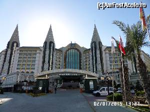 [P02] Fațada hotelului Delphin Imperial, greu de încadrat din cauza măreției...  » foto by Alina53
 - 
<span class="allrVoted glyphicon glyphicon-heart hidden" id="av586505"></span>
<a class="m-l-10 hidden" id="sv586505" onclick="voting_Foto_DelVot(,586505,8572)" role="button">șterge vot <span class="glyphicon glyphicon-remove"></span></a>
<a id="v9586505" class=" c-red"  onclick="voting_Foto_SetVot(586505)" role="button"><span class="glyphicon glyphicon-heart-empty"></span> <b>LIKE</b> = Votează poza</a> <img class="hidden"  id="f586505W9" src="/imagini/loader.gif" border="0" /><span class="AjErrMes hidden" id="e586505ErM"></span>