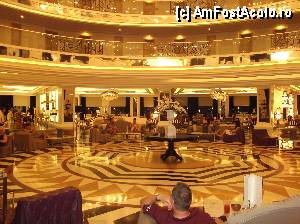 [P89] De prin imensul hol de la receptie!  » foto by balasa violeta
 - 
<span class="allrVoted glyphicon glyphicon-heart hidden" id="av372024"></span>
<a class="m-l-10 hidden" id="sv372024" onclick="voting_Foto_DelVot(,372024,8572)" role="button">șterge vot <span class="glyphicon glyphicon-remove"></span></a>
<a id="v9372024" class=" c-red"  onclick="voting_Foto_SetVot(372024)" role="button"><span class="glyphicon glyphicon-heart-empty"></span> <b>LIKE</b> = Votează poza</a> <img class="hidden"  id="f372024W9" src="/imagini/loader.gif" border="0" /><span class="AjErrMes hidden" id="e372024ErM"></span>