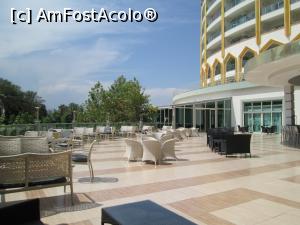 [P35] barul de pe terasa restaurantului principal... singurul loc cu fotolii comode din ratan » foto by gioko
 - 
<span class="allrVoted glyphicon glyphicon-heart hidden" id="av923012"></span>
<a class="m-l-10 hidden" id="sv923012" onclick="voting_Foto_DelVot(,923012,8572)" role="button">șterge vot <span class="glyphicon glyphicon-remove"></span></a>
<a id="v9923012" class=" c-red"  onclick="voting_Foto_SetVot(923012)" role="button"><span class="glyphicon glyphicon-heart-empty"></span> <b>LIKE</b> = Votează poza</a> <img class="hidden"  id="f923012W9" src="/imagini/loader.gif" border="0" /><span class="AjErrMes hidden" id="e923012ErM"></span>