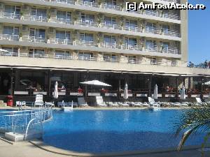[P04] Hotelul Detelina, terasa restaurantului si piscinele din fata sa » foto by dorgo
 - 
<span class="allrVoted glyphicon glyphicon-heart hidden" id="av626278"></span>
<a class="m-l-10 hidden" id="sv626278" onclick="voting_Foto_DelVot(,626278,8580)" role="button">șterge vot <span class="glyphicon glyphicon-remove"></span></a>
<a id="v9626278" class=" c-red"  onclick="voting_Foto_SetVot(626278)" role="button"><span class="glyphicon glyphicon-heart-empty"></span> <b>LIKE</b> = Votează poza</a> <img class="hidden"  id="f626278W9" src="/imagini/loader.gif" border="0" /><span class="AjErrMes hidden" id="e626278ErM"></span>
