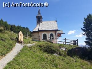 [P22] Micuța capelă de la Zillertaler AlpenPanorama.  » foto by Aurici
 - 
<span class="allrVoted glyphicon glyphicon-heart hidden" id="av1037746"></span>
<a class="m-l-10 hidden" id="sv1037746" onclick="voting_Foto_DelVot(,1037746,8584)" role="button">șterge vot <span class="glyphicon glyphicon-remove"></span></a>
<a id="v91037746" class=" c-red"  onclick="voting_Foto_SetVot(1037746)" role="button"><span class="glyphicon glyphicon-heart-empty"></span> <b>LIKE</b> = Votează poza</a> <img class="hidden"  id="f1037746W9" src="/imagini/loader.gif" border="0" /><span class="AjErrMes hidden" id="e1037746ErM"></span>
