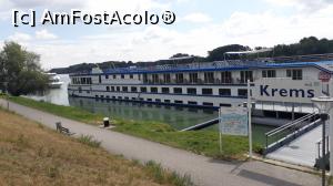 [P03] Micul port Krems și vasele de turiști care acostează aici.  » foto by Aurici
 - 
<span class="allrVoted glyphicon glyphicon-heart hidden" id="av1037727"></span>
<a class="m-l-10 hidden" id="sv1037727" onclick="voting_Foto_DelVot(,1037727,8584)" role="button">șterge vot <span class="glyphicon glyphicon-remove"></span></a>
<a id="v91037727" class=" c-red"  onclick="voting_Foto_SetVot(1037727)" role="button"><span class="glyphicon glyphicon-heart-empty"></span> <b>LIKE</b> = Votează poza</a> <img class="hidden"  id="f1037727W9" src="/imagini/loader.gif" border="0" /><span class="AjErrMes hidden" id="e1037727ErM"></span>