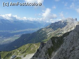 [P59] Innsbruck - cu telecabina spre Nordkette, pentru o panoramă deosebită.  » foto by Aurici
 - 
<span class="allrVoted glyphicon glyphicon-heart hidden" id="av1039166"></span>
<a class="m-l-10 hidden" id="sv1039166" onclick="voting_Foto_DelVot(,1039166,8584)" role="button">șterge vot <span class="glyphicon glyphicon-remove"></span></a>
<a id="v91039166" class=" c-red"  onclick="voting_Foto_SetVot(1039166)" role="button"><span class="glyphicon glyphicon-heart-empty"></span> <b>LIKE</b> = Votează poza</a> <img class="hidden"  id="f1039166W9" src="/imagini/loader.gif" border="0" /><span class="AjErrMes hidden" id="e1039166ErM"></span>