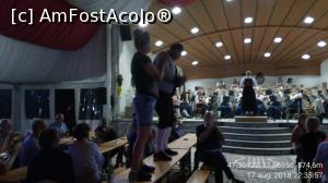 [P90] Spectacol la Ried. Dirijorul a susținut un solo de trompetă pe masă. Pentru că soțul cânta cu foc m-a invitat și pe mine. » foto by Aurici
 - 
<span class="allrVoted glyphicon glyphicon-heart hidden" id="av1039197"></span>
<a class="m-l-10 hidden" id="sv1039197" onclick="voting_Foto_DelVot(,1039197,8584)" role="button">șterge vot <span class="glyphicon glyphicon-remove"></span></a>
<a id="v91039197" class=" c-red"  onclick="voting_Foto_SetVot(1039197)" role="button"><span class="glyphicon glyphicon-heart-empty"></span> <b>LIKE</b> = Votează poza</a> <img class="hidden"  id="f1039197W9" src="/imagini/loader.gif" border="0" /><span class="AjErrMes hidden" id="e1039197ErM"></span>