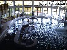 [P13] Unul din bazinele de la Granit. 
Are incorporat mai multe 'funcții': jacuzzi, apă sălbatică, chestia rotunda din mijloc este o ciuperca (apa curge ca o perdea de pe marginile ei), sunt și locuri cu masaj pentru diferite porțiuni ale corpului (picioare, spate, fese,...). » foto by paky202
 - 
<span class="allrVoted glyphicon glyphicon-heart hidden" id="av187637"></span>
<a class="m-l-10 hidden" id="sv187637" onclick="voting_Foto_DelVot(,187637,8605)" role="button">șterge vot <span class="glyphicon glyphicon-remove"></span></a>
<a id="v9187637" class=" c-red"  onclick="voting_Foto_SetVot(187637)" role="button"><span class="glyphicon glyphicon-heart-empty"></span> <b>LIKE</b> = Votează poza</a> <img class="hidden"  id="f187637W9" src="/imagini/loader.gif" border="0" /><span class="AjErrMes hidden" id="e187637ErM"></span>