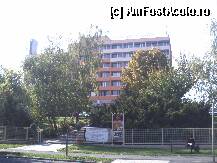 [P04] Hunguest Hotel Freya - aleea care duce la intrarea in hotel si hotelul » foto by paky202
 - 
<span class="allrVoted glyphicon glyphicon-heart hidden" id="av187504"></span>
<a class="m-l-10 hidden" id="sv187504" onclick="voting_Foto_DelVot(,187504,8605)" role="button">șterge vot <span class="glyphicon glyphicon-remove"></span></a>
<a id="v9187504" class=" c-red"  onclick="voting_Foto_SetVot(187504)" role="button"><span class="glyphicon glyphicon-heart-empty"></span> <b>LIKE</b> = Votează poza</a> <img class="hidden"  id="f187504W9" src="/imagini/loader.gif" border="0" /><span class="AjErrMes hidden" id="e187504ErM"></span>