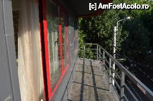 [P08] Balconul nu e prevazut cu nici un scaun sau masuta, daca ai totusi nevoie, poti folosi unul din apartament...  » foto by kelyboy
 - 
<span class="allrVoted glyphicon glyphicon-heart hidden" id="av462166"></span>
<a class="m-l-10 hidden" id="sv462166" onclick="voting_Foto_DelVot(,462166,8611)" role="button">șterge vot <span class="glyphicon glyphicon-remove"></span></a>
<a id="v9462166" class=" c-red"  onclick="voting_Foto_SetVot(462166)" role="button"><span class="glyphicon glyphicon-heart-empty"></span> <b>LIKE</b> = Votează poza</a> <img class="hidden"  id="f462166W9" src="/imagini/loader.gif" border="0" /><span class="AjErrMes hidden" id="e462166ErM"></span>