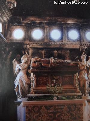 [P31] Capela Sfantului Ivan cu picturi infaptuite de maestrul Nikola Firentinac (Niccolo di Giovani Fiorentino) - altar din Catedrala Trogir » foto by Marian Preda
 - 
<span class="allrVoted glyphicon glyphicon-heart hidden" id="av572562"></span>
<a class="m-l-10 hidden" id="sv572562" onclick="voting_Foto_DelVot(,572562,8631)" role="button">șterge vot <span class="glyphicon glyphicon-remove"></span></a>
<a id="v9572562" class=" c-red"  onclick="voting_Foto_SetVot(572562)" role="button"><span class="glyphicon glyphicon-heart-empty"></span> <b>LIKE</b> = Votează poza</a> <img class="hidden"  id="f572562W9" src="/imagini/loader.gif" border="0" /><span class="AjErrMes hidden" id="e572562ErM"></span>