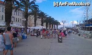[P15] Bulevardul de promenadă Riva, din oraşul Trogir, Croaţia.  » foto by traian.leuca †
 - 
<span class="allrVoted glyphicon glyphicon-heart hidden" id="av462955"></span>
<a class="m-l-10 hidden" id="sv462955" onclick="voting_Foto_DelVot(,462955,8631)" role="button">șterge vot <span class="glyphicon glyphicon-remove"></span></a>
<a id="v9462955" class=" c-red"  onclick="voting_Foto_SetVot(462955)" role="button"><span class="glyphicon glyphicon-heart-empty"></span> <b>LIKE</b> = Votează poza</a> <img class="hidden"  id="f462955W9" src="/imagini/loader.gif" border="0" /><span class="AjErrMes hidden" id="e462955ErM"></span>
