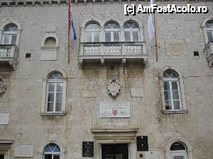 [P07] Primăria sau Casa Rectorilor din oraşul Trogir, Croaţia.  » foto by traian.leuca †
 - 
<span class="allrVoted glyphicon glyphicon-heart hidden" id="av462947"></span>
<a class="m-l-10 hidden" id="sv462947" onclick="voting_Foto_DelVot(,462947,8631)" role="button">șterge vot <span class="glyphicon glyphicon-remove"></span></a>
<a id="v9462947" class=" c-red"  onclick="voting_Foto_SetVot(462947)" role="button"><span class="glyphicon glyphicon-heart-empty"></span> <b>LIKE</b> = Votează poza</a> <img class="hidden"  id="f462947W9" src="/imagini/loader.gif" border="0" /><span class="AjErrMes hidden" id="e462947ErM"></span>