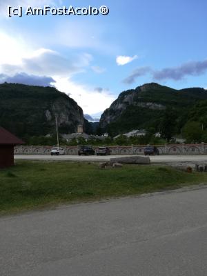 [P06] Vedere din curtea pensiuni catre manastire si Cheile Oltetului » foto by olteanul2010
 - 
<span class="allrVoted glyphicon glyphicon-heart hidden" id="av1185571"></span>
<a class="m-l-10 hidden" id="sv1185571" onclick="voting_Foto_DelVot(,1185571,8638)" role="button">șterge vot <span class="glyphicon glyphicon-remove"></span></a>
<a id="v91185571" class=" c-red"  onclick="voting_Foto_SetVot(1185571)" role="button"><span class="glyphicon glyphicon-heart-empty"></span> <b>LIKE</b> = Votează poza</a> <img class="hidden"  id="f1185571W9" src="/imagini/loader.gif" border="0" /><span class="AjErrMes hidden" id="e1185571ErM"></span>