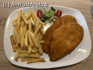 [P11] Trattoria Roma,fel doi » foto by AZE
 - 
<span class="allrVoted glyphicon glyphicon-heart hidden" id="av1402186"></span>
<a class="m-l-10 hidden" id="sv1402186" onclick="voting_Foto_DelVot(,1402186,8643)" role="button">șterge vot <span class="glyphicon glyphicon-remove"></span></a>
<a id="v91402186" class=" c-red"  onclick="voting_Foto_SetVot(1402186)" role="button"><span class="glyphicon glyphicon-heart-empty"></span> <b>LIKE</b> = Votează poza</a> <img class="hidden"  id="f1402186W9" src="/imagini/loader.gif" border="0" /><span class="AjErrMes hidden" id="e1402186ErM"></span>