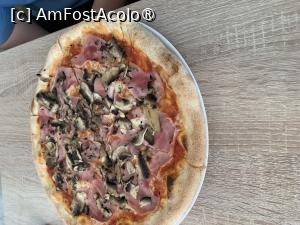 [P14] Trattoria Roma,pizza » foto by AZE
 - 
<span class="allrVoted glyphicon glyphicon-heart hidden" id="av1402189"></span>
<a class="m-l-10 hidden" id="sv1402189" onclick="voting_Foto_DelVot(,1402189,8643)" role="button">șterge vot <span class="glyphicon glyphicon-remove"></span></a>
<a id="v91402189" class=" c-red"  onclick="voting_Foto_SetVot(1402189)" role="button"><span class="glyphicon glyphicon-heart-empty"></span> <b>LIKE</b> = Votează poza</a> <img class="hidden"  id="f1402189W9" src="/imagini/loader.gif" border="0" /><span class="AjErrMes hidden" id="e1402189ErM"></span>