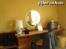 [P14] ..destul de simpla,dar curata ,cu mini bar si instalatie de climatizare » foto by mecut
 - 
<span class="allrVoted glyphicon glyphicon-heart hidden" id="av189270"></span>
<a class="m-l-10 hidden" id="sv189270" onclick="voting_Foto_DelVot(,189270,8644)" role="button">șterge vot <span class="glyphicon glyphicon-remove"></span></a>
<a id="v9189270" class=" c-red"  onclick="voting_Foto_SetVot(189270)" role="button"><span class="glyphicon glyphicon-heart-empty"></span> <b>LIKE</b> = Votează poza</a> <img class="hidden"  id="f189270W9" src="/imagini/loader.gif" border="0" /><span class="AjErrMes hidden" id="e189270ErM"></span>