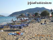 [P04] Plaja mai lata, aflata in partea insorita a statiunii. Vis-a-vis de ea se afla hotelul Kiani Akti, unde a stat user-ul din Tulcea. » foto by florinbad
 - 
<span class="allrVoted glyphicon glyphicon-heart hidden" id="av189279"></span>
<a class="m-l-10 hidden" id="sv189279" onclick="voting_Foto_DelVot(,189279,8647)" role="button">șterge vot <span class="glyphicon glyphicon-remove"></span></a>
<a id="v9189279" class=" c-red"  onclick="voting_Foto_SetVot(189279)" role="button"><span class="glyphicon glyphicon-heart-empty"></span> <b>LIKE</b> = Votează poza</a> <img class="hidden"  id="f189279W9" src="/imagini/loader.gif" border="0" /><span class="AjErrMes hidden" id="e189279ErM"></span>