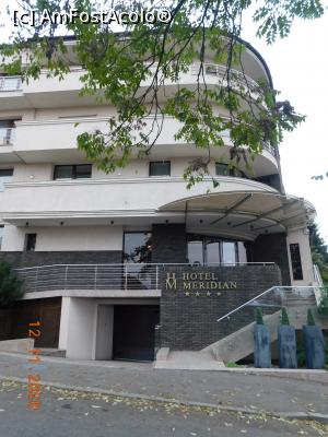 [P01] Hotel Merdian, intrarea » foto by irinad
 - 
<span class="allrVoted glyphicon glyphicon-heart hidden" id="av1210700"></span>
<a class="m-l-10 hidden" id="sv1210700" onclick="voting_Foto_DelVot(,1210700,8648)" role="button">șterge vot <span class="glyphicon glyphicon-remove"></span></a>
<a id="v91210700" class=" c-red"  onclick="voting_Foto_SetVot(1210700)" role="button"><span class="glyphicon glyphicon-heart-empty"></span> <b>LIKE</b> = Votează poza</a> <img class="hidden"  id="f1210700W9" src="/imagini/loader.gif" border="0" /><span class="AjErrMes hidden" id="e1210700ErM"></span>