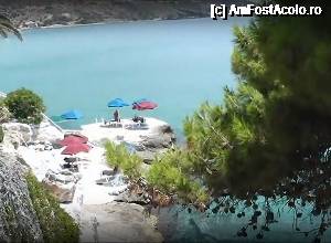 [P24] „printre tufe de verdeață și flori sălbatice, coborau trepte spre sunbed-uri și umbrele de soare aranjate pe stânca de care atârnau câteva scări până în apa mării” » foto by Dan-Ioan
 - 
<span class="allrVoted glyphicon glyphicon-heart hidden" id="av694192"></span>
<a class="m-l-10 hidden" id="sv694192" onclick="voting_Foto_DelVot(,694192,8651)" role="button">șterge vot <span class="glyphicon glyphicon-remove"></span></a>
<a id="v9694192" class=" c-red"  onclick="voting_Foto_SetVot(694192)" role="button"><span class="glyphicon glyphicon-heart-empty"></span> <b>LIKE</b> = Votează poza</a> <img class="hidden"  id="f694192W9" src="/imagini/loader.gif" border="0" /><span class="AjErrMes hidden" id="e694192ErM"></span>
