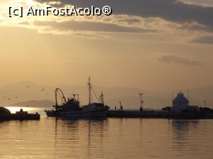 [P03] Apus de soare în Aegina Town » foto by irinad
 - 
<span class="allrVoted glyphicon glyphicon-heart hidden" id="av1063901"></span>
<a class="m-l-10 hidden" id="sv1063901" onclick="voting_Foto_DelVot(,1063901,8651)" role="button">șterge vot <span class="glyphicon glyphicon-remove"></span></a>
<a id="v91063901" class=" c-red"  onclick="voting_Foto_SetVot(1063901)" role="button"><span class="glyphicon glyphicon-heart-empty"></span> <b>LIKE</b> = Votează poza</a> <img class="hidden"  id="f1063901W9" src="/imagini/loader.gif" border="0" /><span class="AjErrMes hidden" id="e1063901ErM"></span>