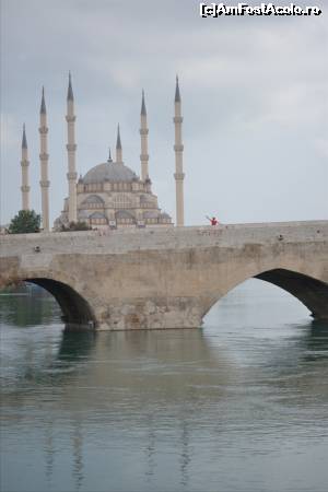 [P01] Adana, cu Tas Koprusu in prim plan si Moscheea Sabanci in fundal.  » foto by TraianS
 - 
<span class="allrVoted glyphicon glyphicon-heart hidden" id="av614698"></span>
<a class="m-l-10 hidden" id="sv614698" onclick="voting_Foto_DelVot(,614698,8659)" role="button">șterge vot <span class="glyphicon glyphicon-remove"></span></a>
<a id="v9614698" class=" c-red"  onclick="voting_Foto_SetVot(614698)" role="button"><span class="glyphicon glyphicon-heart-empty"></span> <b>LIKE</b> = Votează poza</a> <img class="hidden"  id="f614698W9" src="/imagini/loader.gif" border="0" /><span class="AjErrMes hidden" id="e614698ErM"></span>