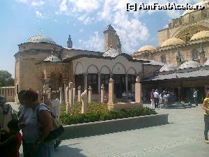 [P03] Konya - morminte in curtea mausoleului Mevlana » foto by calator2000
 - 
<span class="allrVoted glyphicon glyphicon-heart hidden" id="av660880"></span>
<a class="m-l-10 hidden" id="sv660880" onclick="voting_Foto_DelVot(,660880,8659)" role="button">șterge vot <span class="glyphicon glyphicon-remove"></span></a>
<a id="v9660880" class=" c-red"  onclick="voting_Foto_SetVot(660880)" role="button"><span class="glyphicon glyphicon-heart-empty"></span> <b>LIKE</b> = Votează poza</a> <img class="hidden"  id="f660880W9" src="/imagini/loader.gif" border="0" /><span class="AjErrMes hidden" id="e660880ErM"></span>