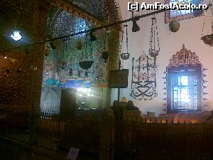 [P05] Konya - interiorul mausoleului cu sarcofagul lui Mevlana » foto by calator2000
 - 
<span class="allrVoted glyphicon glyphicon-heart hidden" id="av660882"></span>
<a class="m-l-10 hidden" id="sv660882" onclick="voting_Foto_DelVot(,660882,8659)" role="button">șterge vot <span class="glyphicon glyphicon-remove"></span></a>
<a id="v9660882" class=" c-red"  onclick="voting_Foto_SetVot(660882)" role="button"><span class="glyphicon glyphicon-heart-empty"></span> <b>LIKE</b> = Votează poza</a> <img class="hidden"  id="f660882W9" src="/imagini/loader.gif" border="0" /><span class="AjErrMes hidden" id="e660882ErM"></span>