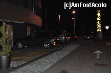 [P02] parcarea din fata hotelului » foto by ailynuka
 - 
<span class="allrVoted glyphicon glyphicon-heart hidden" id="av190193"></span>
<a class="m-l-10 hidden" id="sv190193" onclick="voting_Foto_DelVot(,190193,8667)" role="button">șterge vot <span class="glyphicon glyphicon-remove"></span></a>
<a id="v9190193" class=" c-red"  onclick="voting_Foto_SetVot(190193)" role="button"><span class="glyphicon glyphicon-heart-empty"></span> <b>LIKE</b> = Votează poza</a> <img class="hidden"  id="f190193W9" src="/imagini/loader.gif" border="0" /><span class="AjErrMes hidden" id="e190193ErM"></span>