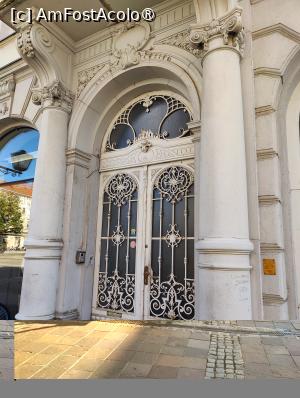 [P05] Intrarea în vechiul castel din Maribor » foto by crismis
 - 
<span class="allrVoted glyphicon glyphicon-heart hidden" id="av1509374"></span>
<a class="m-l-10 hidden" id="sv1509374" onclick="voting_Foto_DelVot(,1509374,8677)" role="button">șterge vot <span class="glyphicon glyphicon-remove"></span></a>
<a id="v91509374" class=" c-red"  onclick="voting_Foto_SetVot(1509374)" role="button"><span class="glyphicon glyphicon-heart-empty"></span> <b>LIKE</b> = Votează poza</a> <img class="hidden"  id="f1509374W9" src="/imagini/loader.gif" border="0" /><span class="AjErrMes hidden" id="e1509374ErM"></span>