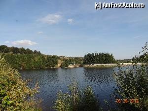 [P07] Lacul Trei Ape, vedere din statiune » foto by TaniaT
 - 
<span class="allrVoted glyphicon glyphicon-heart hidden" id="av375987"></span>
<a class="m-l-10 hidden" id="sv375987" onclick="voting_Foto_DelVot(,375987,8715)" role="button">șterge vot <span class="glyphicon glyphicon-remove"></span></a>
<a id="v9375987" class=" c-red"  onclick="voting_Foto_SetVot(375987)" role="button"><span class="glyphicon glyphicon-heart-empty"></span> <b>LIKE</b> = Votează poza</a> <img class="hidden"  id="f375987W9" src="/imagini/loader.gif" border="0" /><span class="AjErrMes hidden" id="e375987ErM"></span>